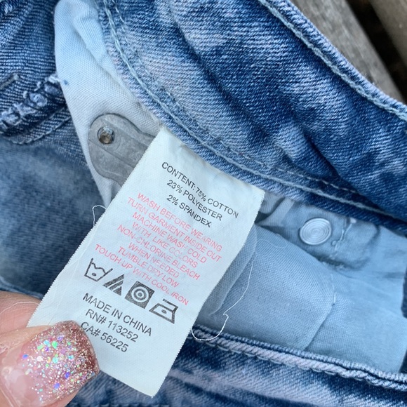 Apple Bottom Jeans - Picture 9 of 13